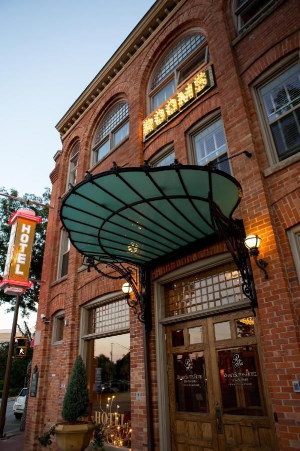 Retro Suites Hotel Chatham-Kent ภายนอก รูปภาพ